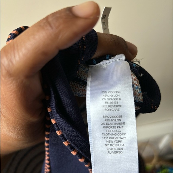 T TAHARI | Square Neck Ottoma Sleeveless Sweater Top | L - Picture 8 of 8